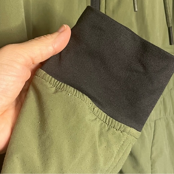 The North Face Lightweight Fabric Quilted Jacket Medium Green Hooded Full Zip - Picture 4 of 11